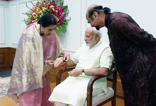 Pm Modi Pakistani Sister Sends Rakhi Wishes Him For 2024 Lok Sabha Elections 8859