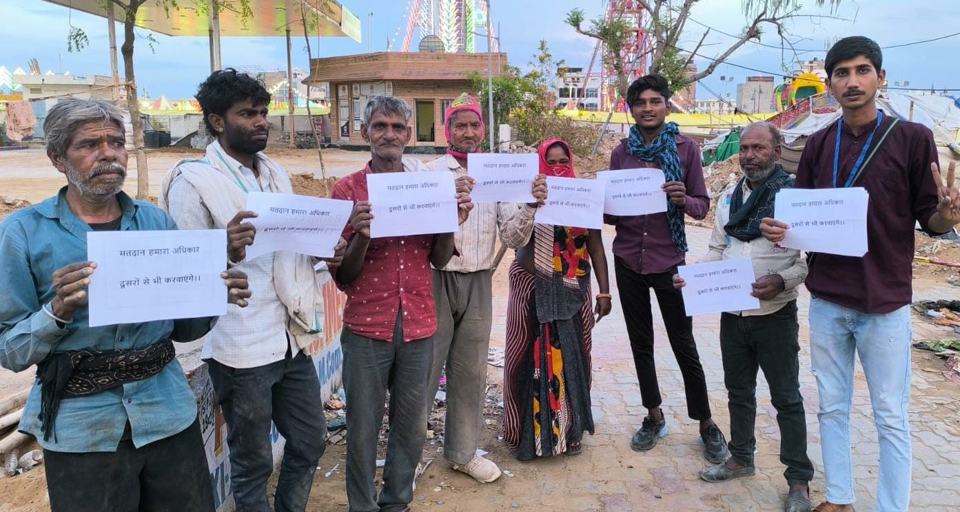 ​जयपुर के युवाओं द्वारा जागरूकता,कच्ची बस्तियों के लोगों से मतदान की अपील