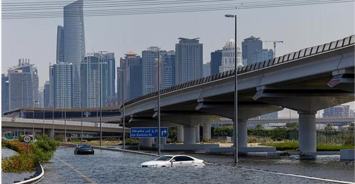 दुबई में मूसलाधार बारिश के बाद एडवाइजरी जारी, कई उड़ाने रद्द