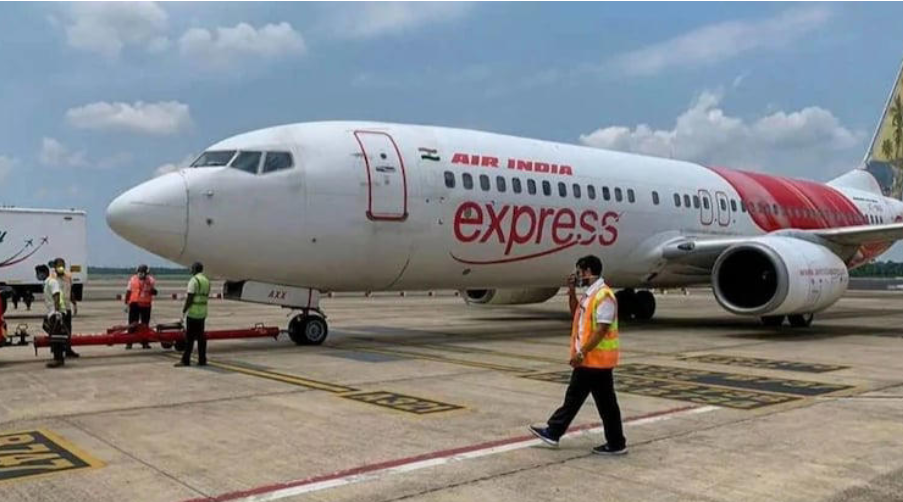 Air India की 78 फ्लाइट्स रद्द, एयरलाइंस के क्रू मेंबर्स को मिली सामूहिक रूप से बीमारी की छुट्टी
