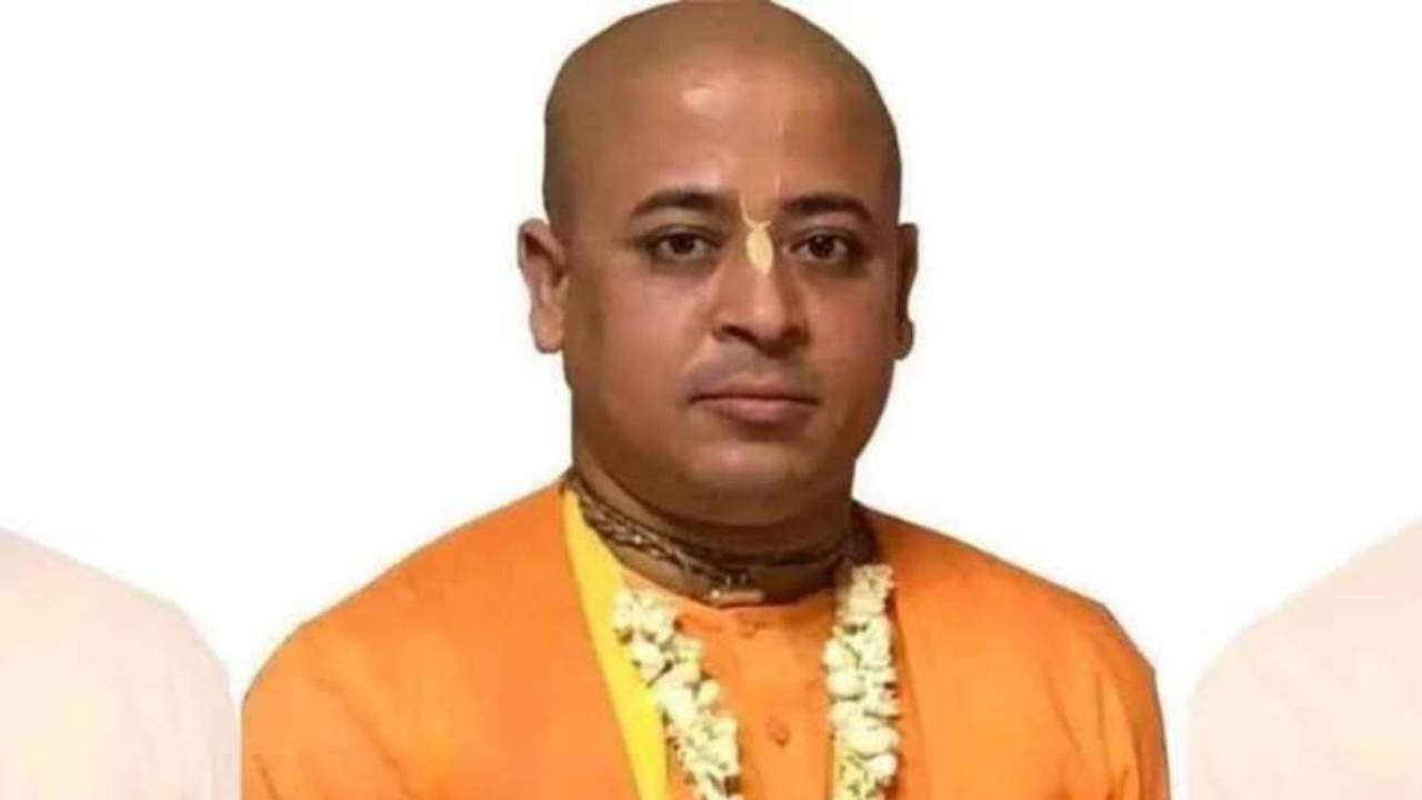 ​बांग्लादेश में हिंदुओं के पक्ष में रैली निकाली पर ISKCON के चिन्मय कृष्ण दास प्रभु को किया गिरफ्तार