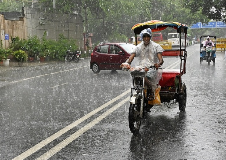 जयपुर में बारिश, इन राज्यों में भी बदला मौसम का मिजाज