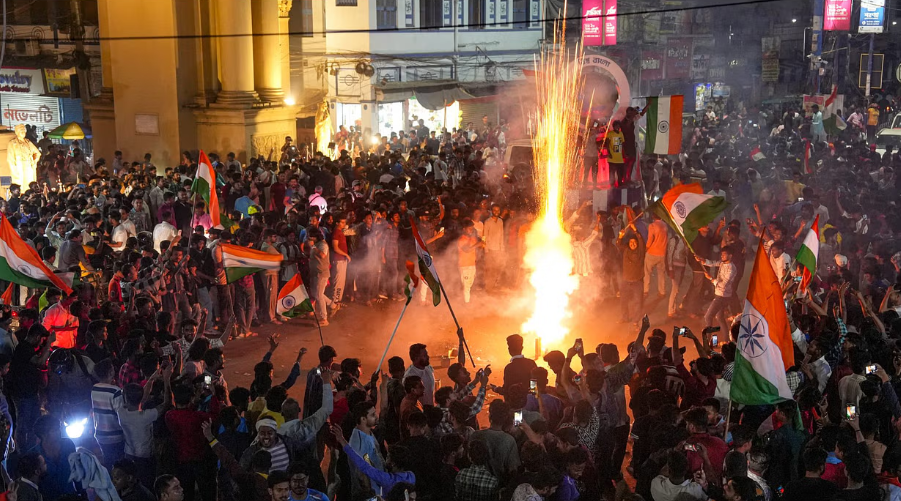 ICC चैम्पियंस ट्रॉफी जीतकर स्वदेश लौटे खिलाड़ियों का अपने-अपने शहर में जमकर स्वागत, 'आउट ऑफ कंट्रोल' होकर फैंस ने मनाया जश्न