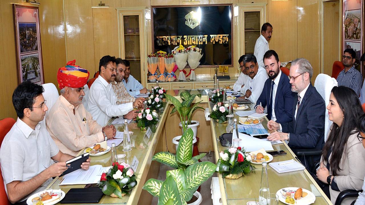 ​डेनमार्क के प्रतिनिधि मंडल के साथ नगरीय विकास एवं आवासन मंत्री ने की बैठक