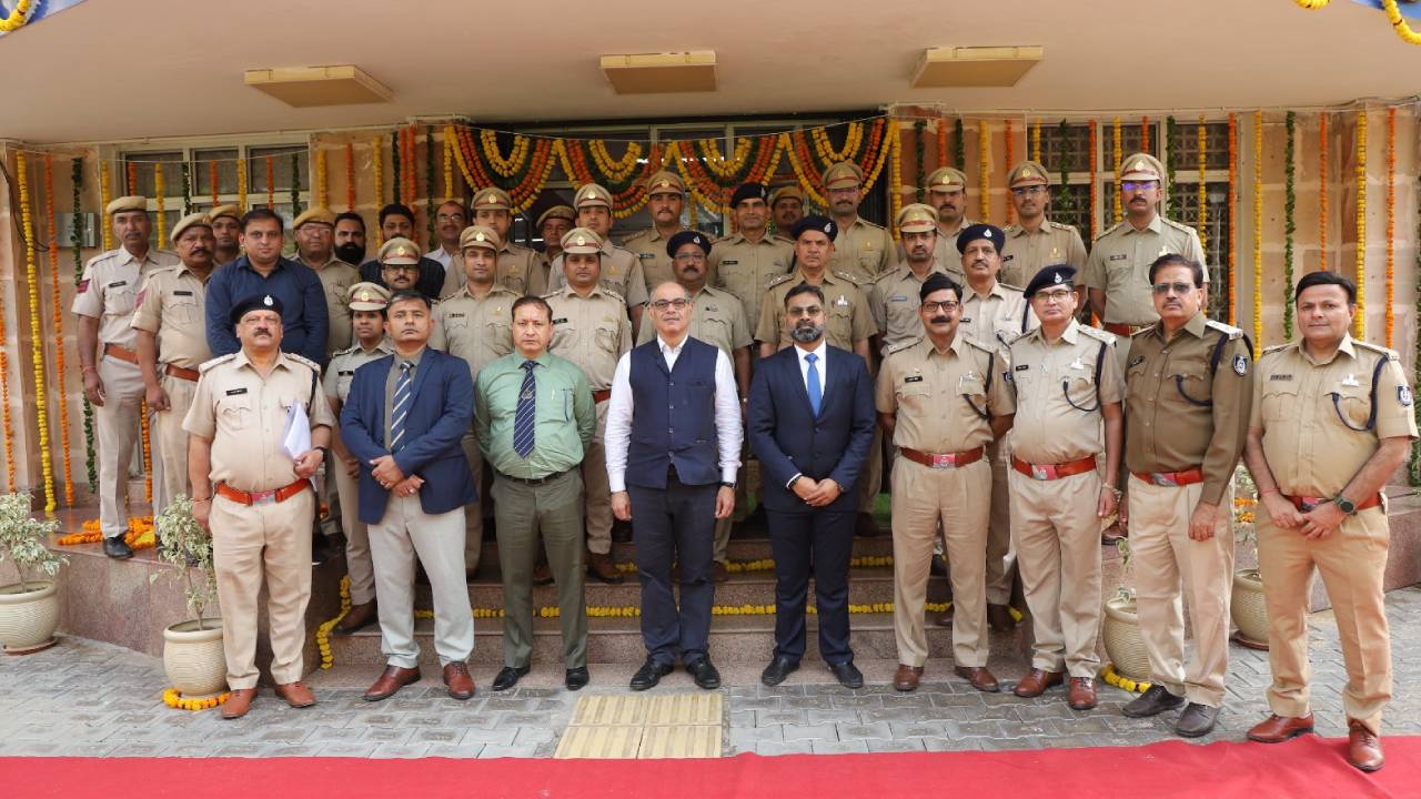 ​राजस्थान सीजीएसटी जयपुर जोन के मुख्य आयुक्त अनुज गोगिया ने किया अलवर कमिश्नरेट का दौरा