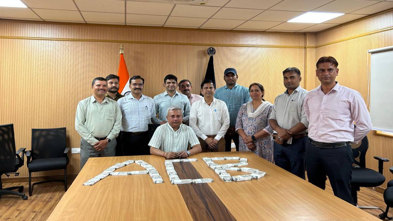 ​आरोपी अधिशाषी अभियंता के शेष चार लॉकर की तलाशी में मिली 59 लाख रू की राशि