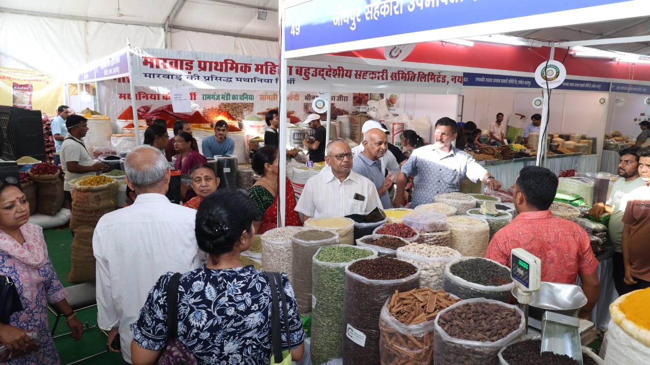 राष्ट्रीय सहकार मसाला मेला-2025: चार दिन में हुई 1.28 करोड़ रुपये से अधिक की बिक्री