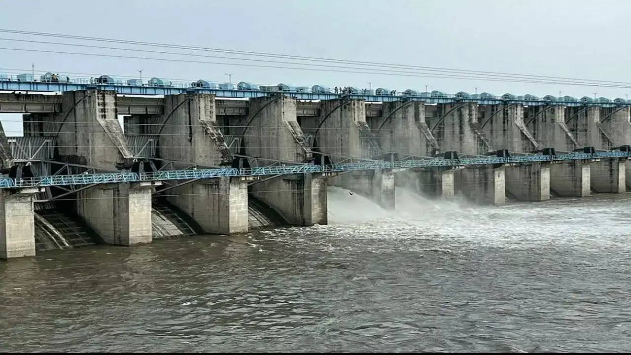 ​राजस्थान में भारी बारिश के बाद जनजीवन हुआ अस्त-व्यस्त, बीसलपुर बांध में बढ़ने लगा जलस्तर
