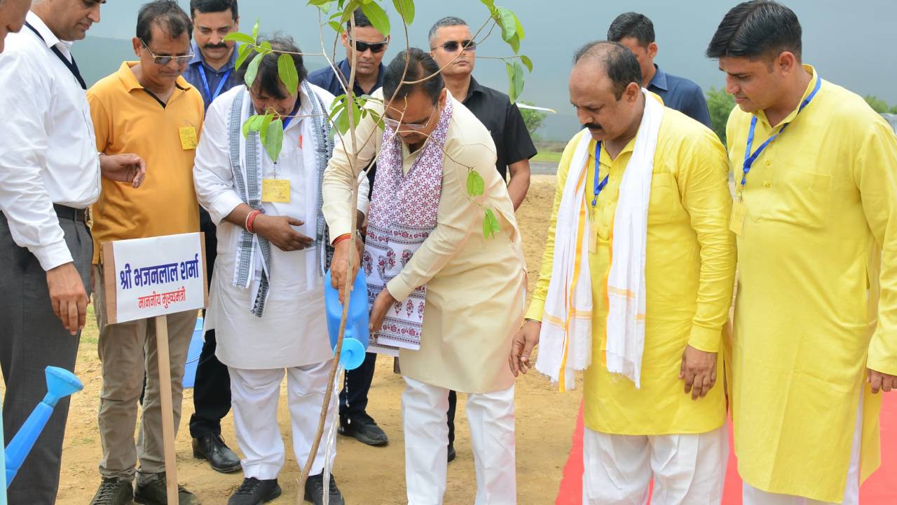 ​सीएम भजनलाल शर्मा ने रखा ’हरियालो राजस्थान वृक्षारोपण महाभियान’ में 10 करोड़ पौधे लगाने का लक्ष्य