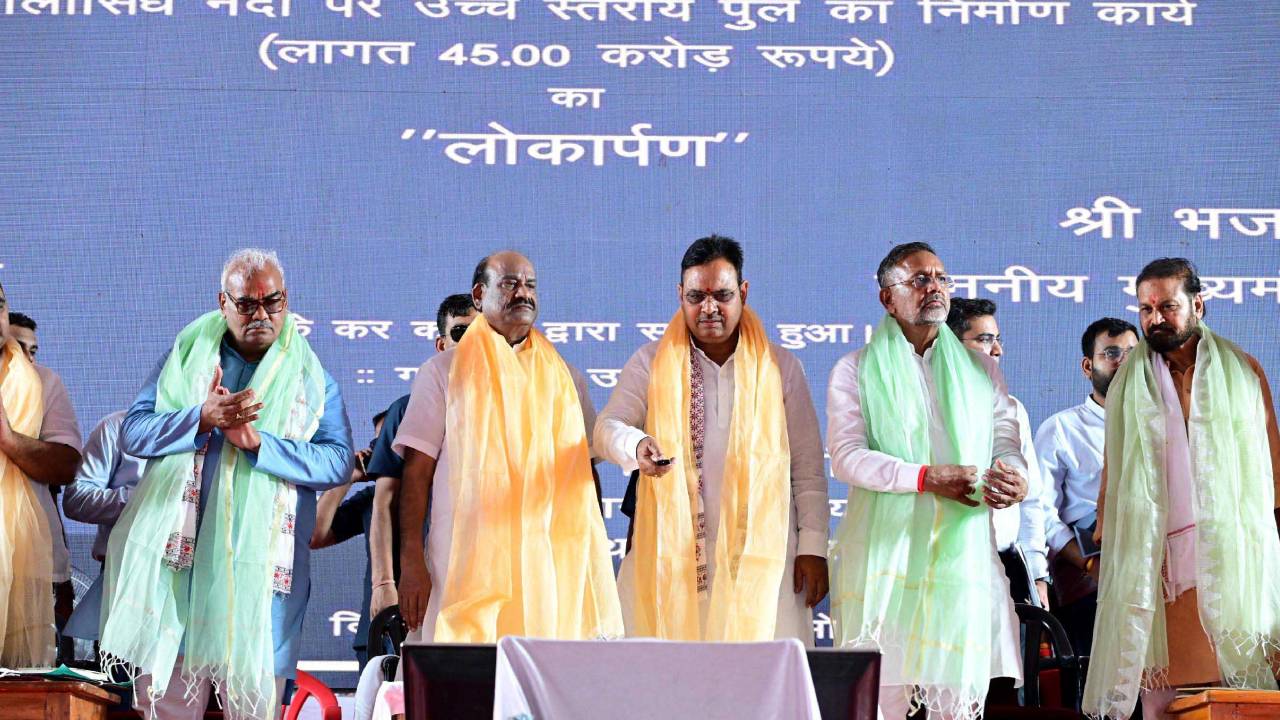 ​मुख्यमंत्री ने सांगोद में पंडित दीनदयाल उपाध्याय अंत्योदय संबल पखवाड़ा के अंतर्गत शिविर का किया अवलोकन
