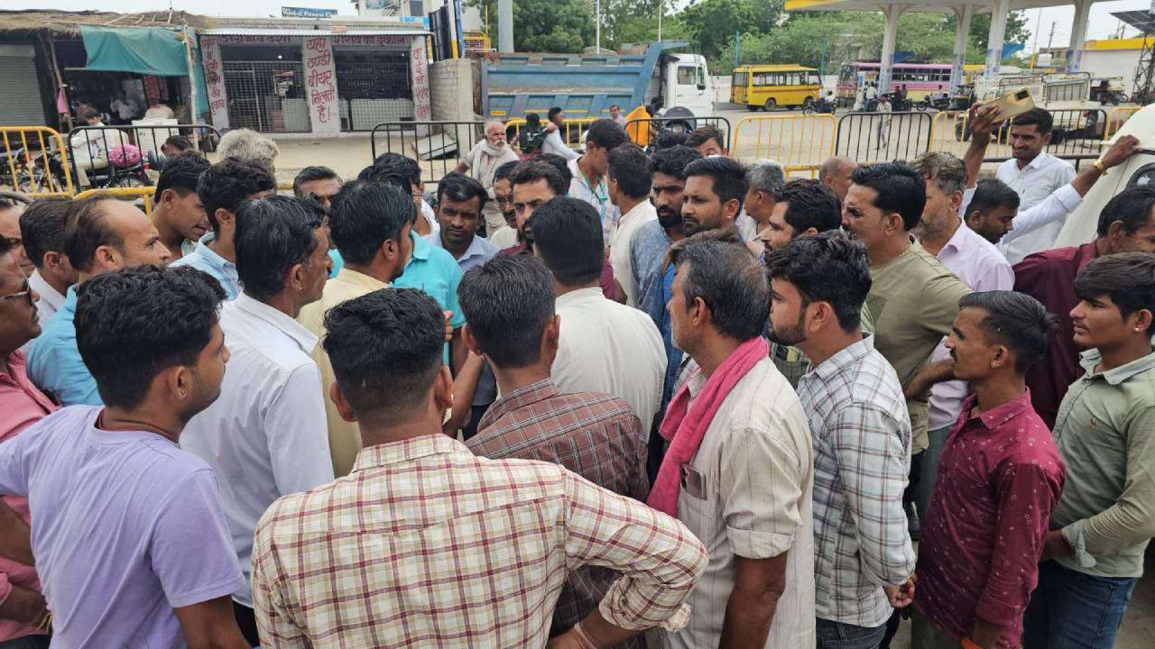 ​चौहटन में स्मार्ट मीटर लगाने को लेकर हुआ विरोध, बेरंग लौटी मीटर लगाने वाली टीम