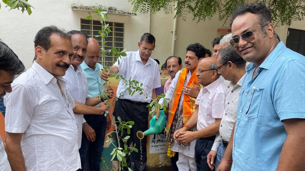 को-ऑपरेटिव कॉलोनी विकास समिति ने किया विधायक गोपाल शर्मा का नागरिक अभिनंदन