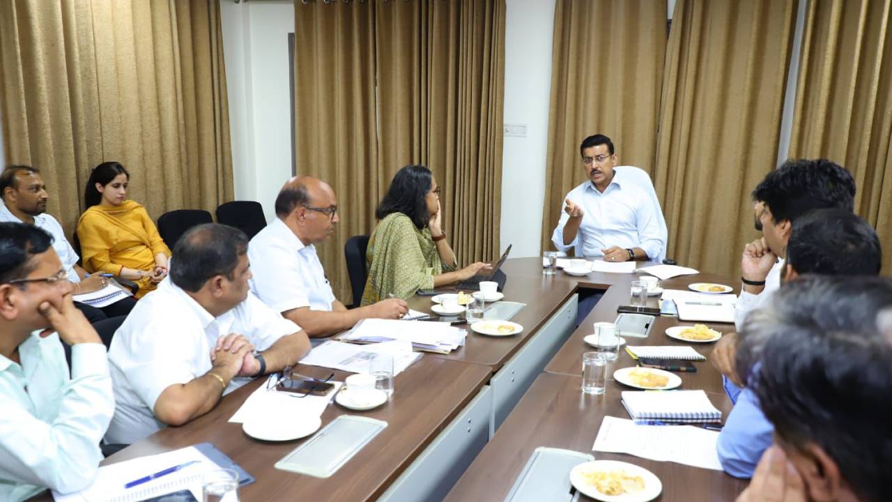 ​राज्यवर्धन राठौड़ ने झोटवाड़ा कॉलोनीवासियों के साथ विस्तार से की चर्चा,  98 करोड़ की लागत से स्वच्छ बनेगा झोटवाड़ा