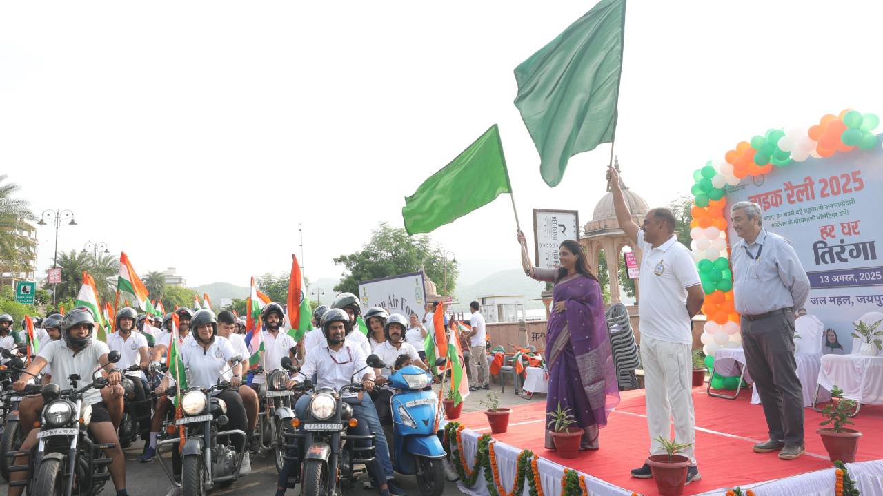 ​मोटर साईकिल रैली के माध्यम से देश के वीरों के प्रति सम्मान का दिया संदेश
