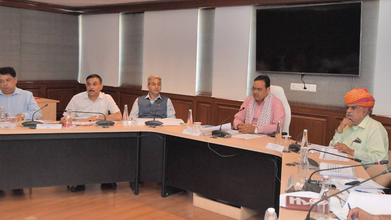 ​रिद्धि-सिद्धि चौराहे और अपेक्स सर्किल पर एलिवेटेड रोड़ के कार्यादेश जारी, सीएम ने अन्य योजनाओं के क्रियान्वयन में तेजी लाने के दिए निर्देश