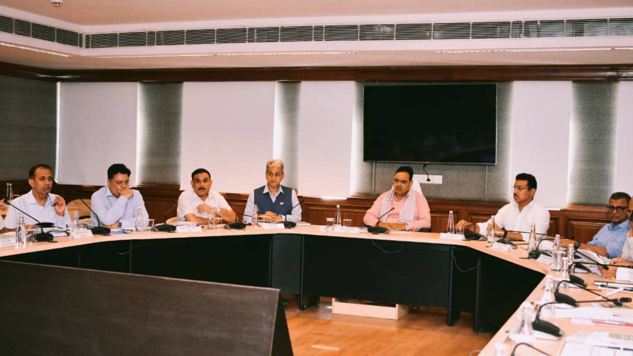 ​सीएम बोले-खेलो इंडिया यूनिवर्सिटी गेम्स 2025 का सफल आयोजन सुनिश्चित करें, खेल विभाग में रिक्त पदों पर की जाए भर्ती