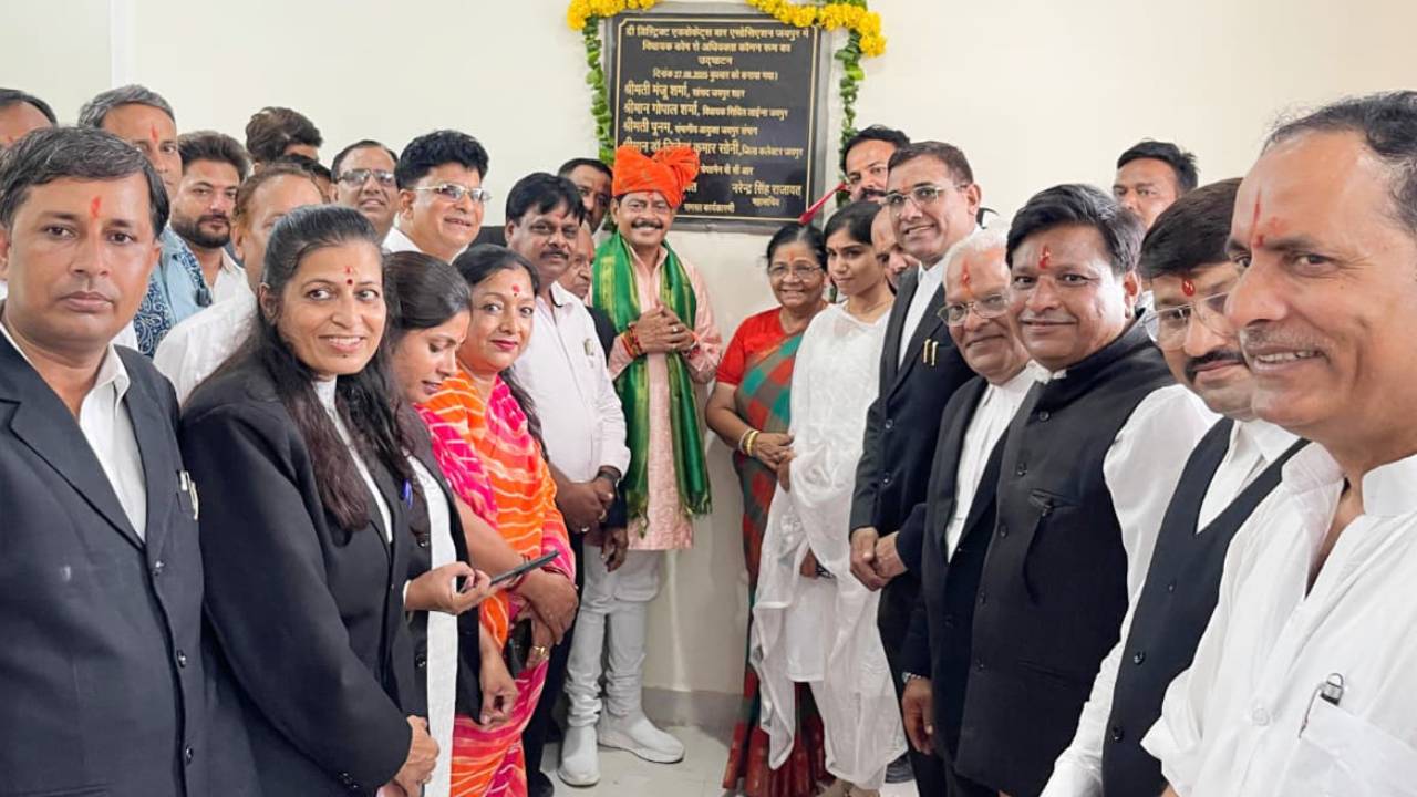 ​जयपुर सांसद और विधायक गोपाल शर्मा ने गणेश चतुर्थी पर कलेक्ट्रेट परिसर में ₹70 लाख के विकास कार्यों का किया लोकार्पण और शिलान्यास