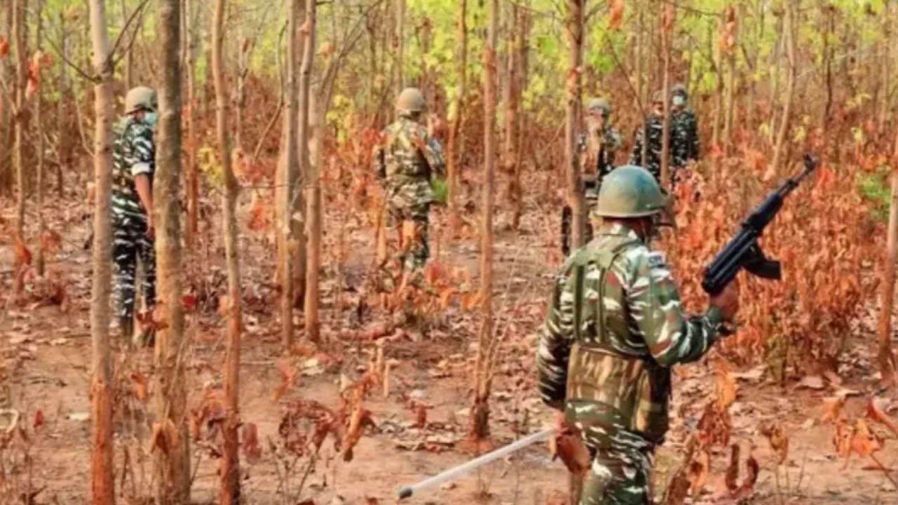 ​छत्तीसगढ़ के नारायणपुर में सुरक्षाबलों ने 40-40 लाख के दो इनामी नक्सलियों को किया ढेर