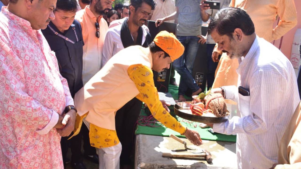 ​विधायक गोपाल शर्मा ने किया मंदिर निर्माण का भूमि पूजन, श्रद्धालुओं की उमड़ी भीड़