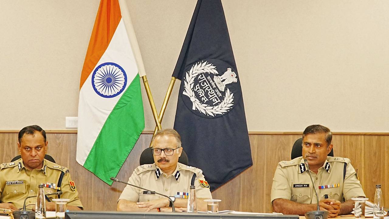 ​पुलिस मुख्यालय में डीजीपी की अध्यक्षता में हाईलेवल बैठक, गैंग और हार्डकोर अपराधियों के विरुद्ध सख्त कार्यवाही के दिए निर्देश