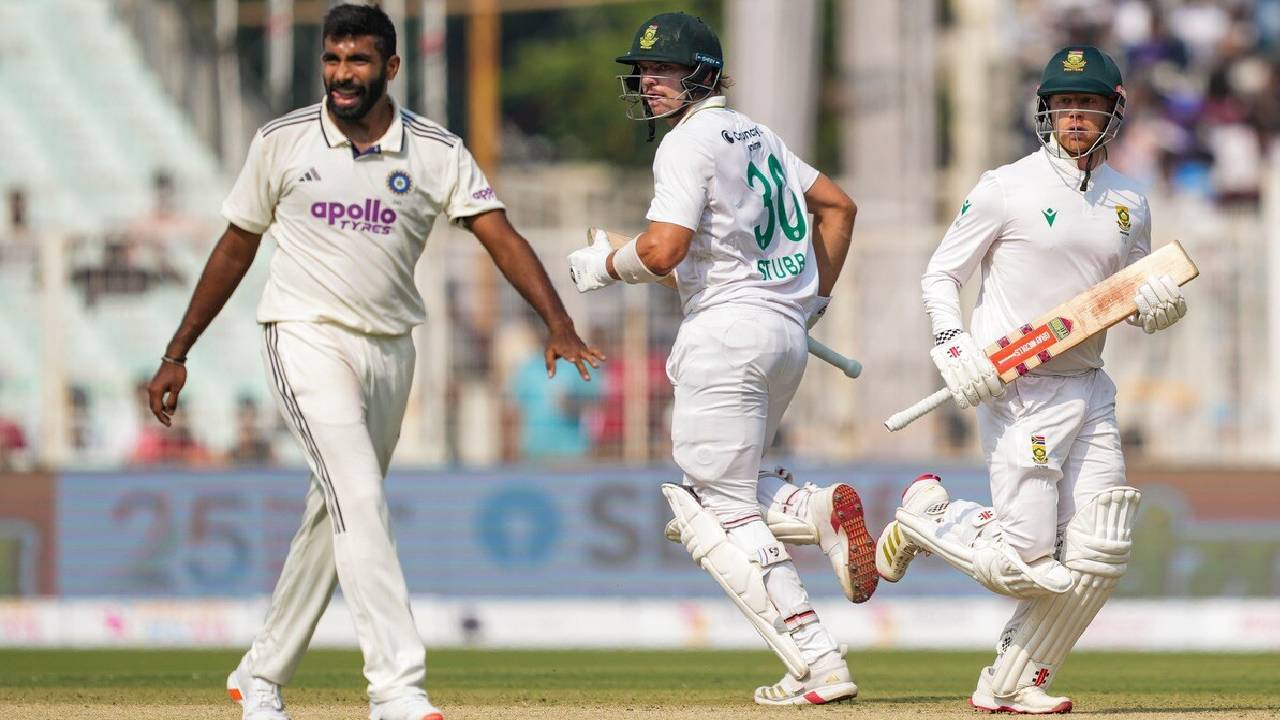 कोलकाता टेस्ट में पहले दिन भारत का दबदबा, बुमराह का पंजा