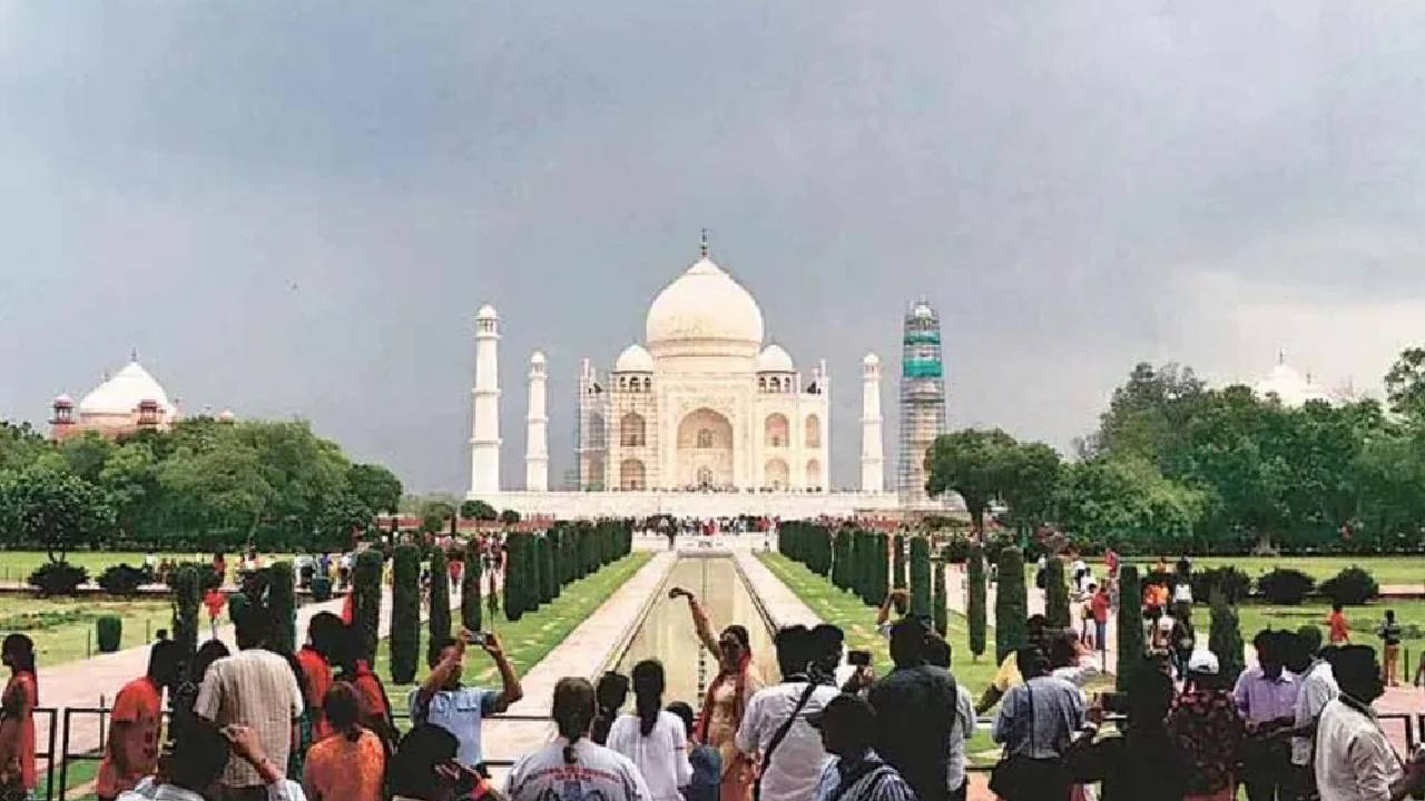 ‘‘ताजमहल की सुरक्षा पर सेंट्रल एम्पावर्ड कमेटी का सुझाव, पर्यटकों की सीमा और समय तय हो’’