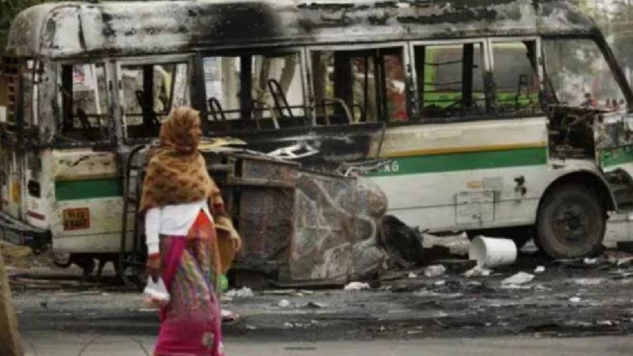 ​दिल्ली दंगे को लेकर सुप्रीम कोर्ट में बोली पुलिस, नेपाल-बांग्लादेश की तरह सत्ता बदलने की साजिश