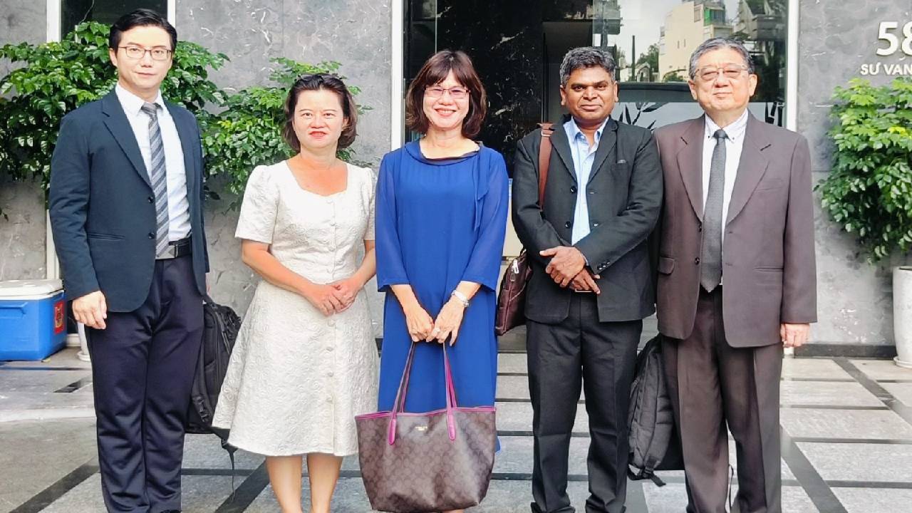 ​वियतनाम इंटरनेशनल कॉन्फ्रेंस में डॉ. सातनकर ने ग्रामीण भारत के इनोवेशन को दिलाई वैश्विक पहचान