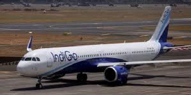 इंडिगो की 900 से ज्यादा उड़ानें रद्द, देशभर में एयरपोर्ट्स पर फंसे यात्री