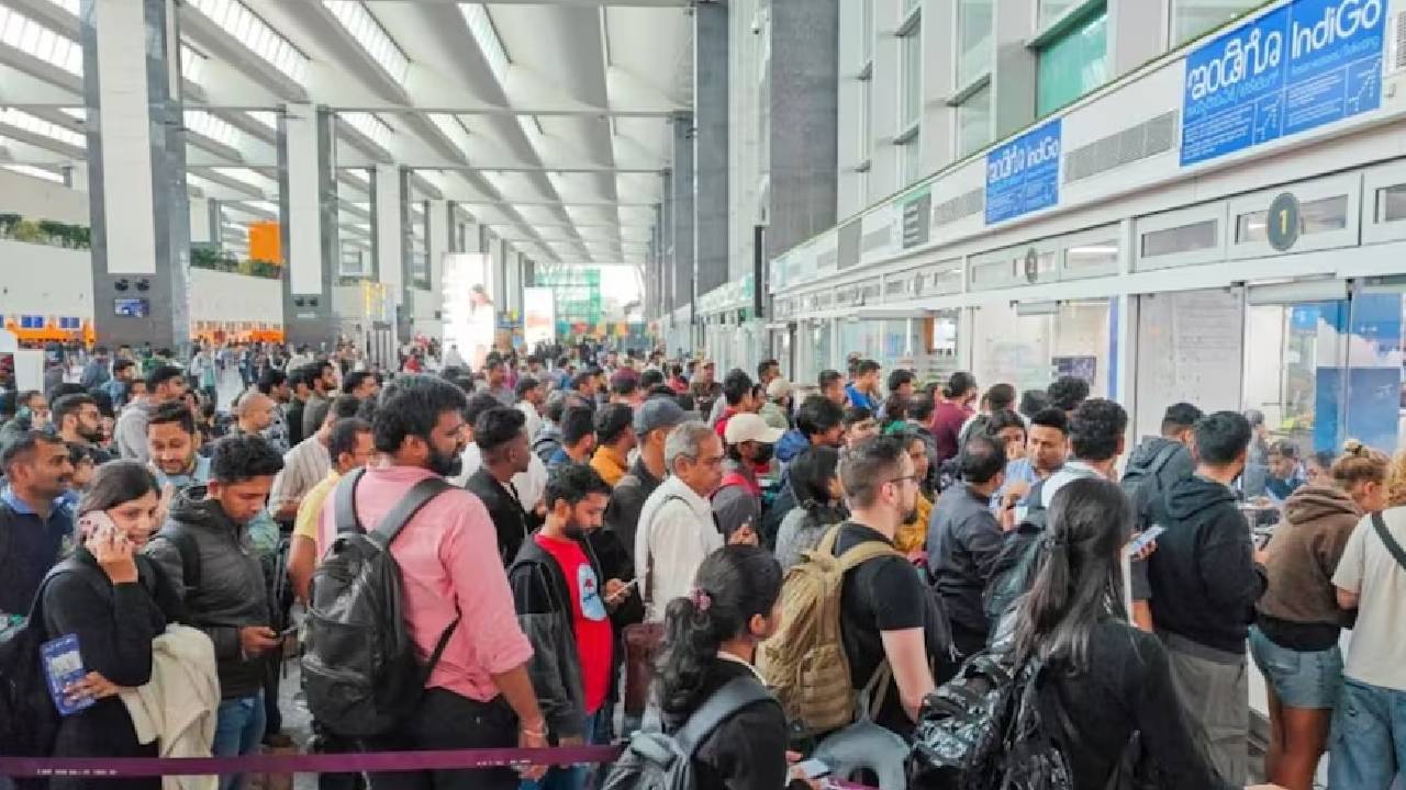 ​इंडिगो का ऐलान, प्रभावित यात्रियों को कैश रिफंड और वाउचर