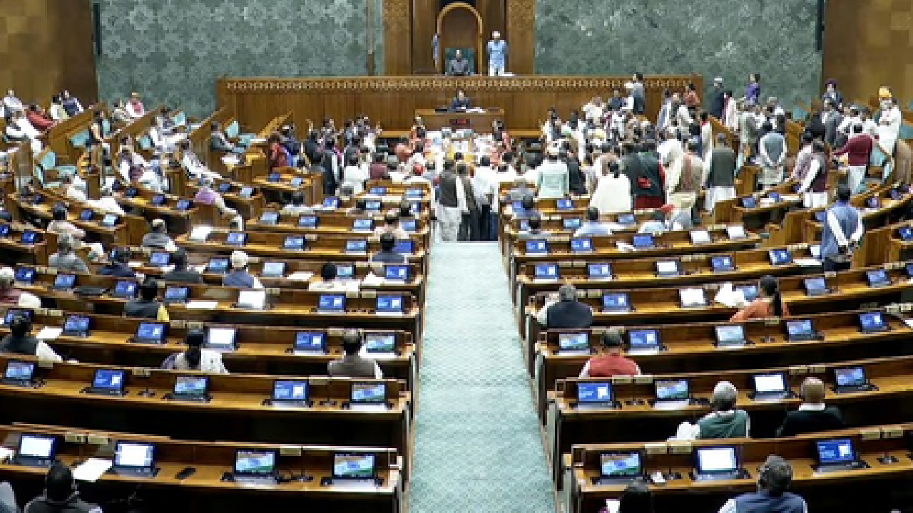 लोकसभा-राज्यसभा का सत्र अनिश्चितकाल के लिए स्थगित