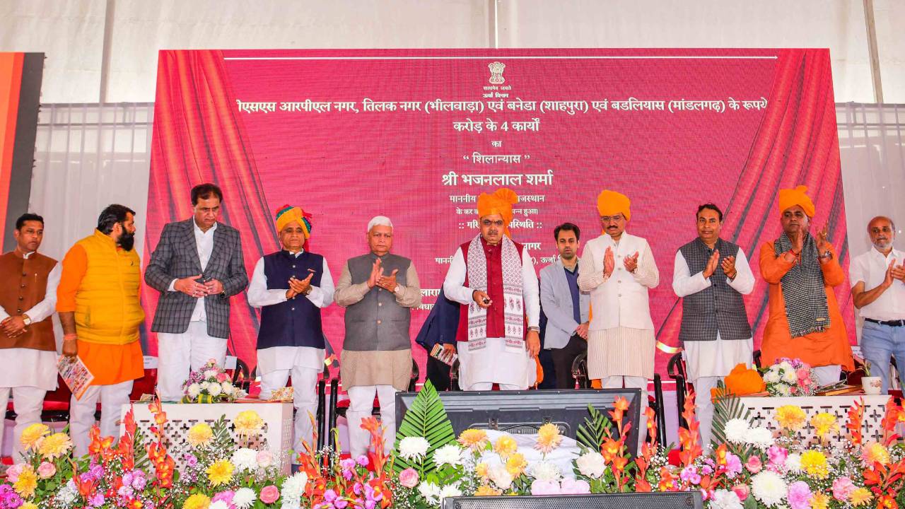 ​मांडलगढ़ में मुख्यमंत्री ने 322 करोड़ रूपये से अधिक के विकास कार्यों का किया शिलान्यास और लोकार्पण