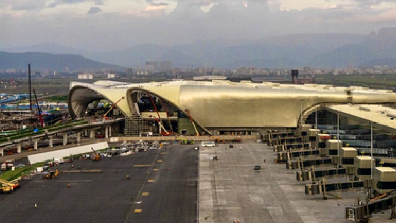 नवी मुंबई इंटरनेशनल एयरपोर्ट से शुरू हुई कॉमर्शियल उड़ानें