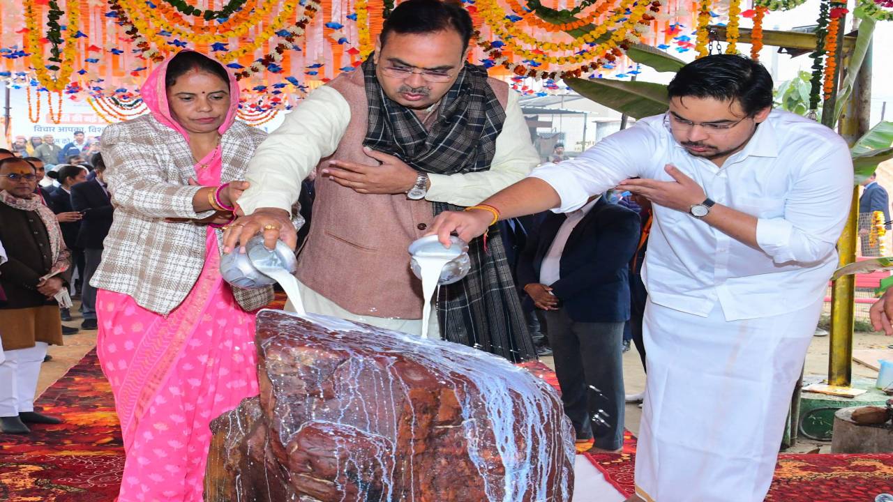 ​मुख्यमंत्री ने नए साल पर श्रीनाथजी मंदिर में की पूजा-अर्चना, प्रदेश की सुख-समृद्धि एवं कल्याण की कामना