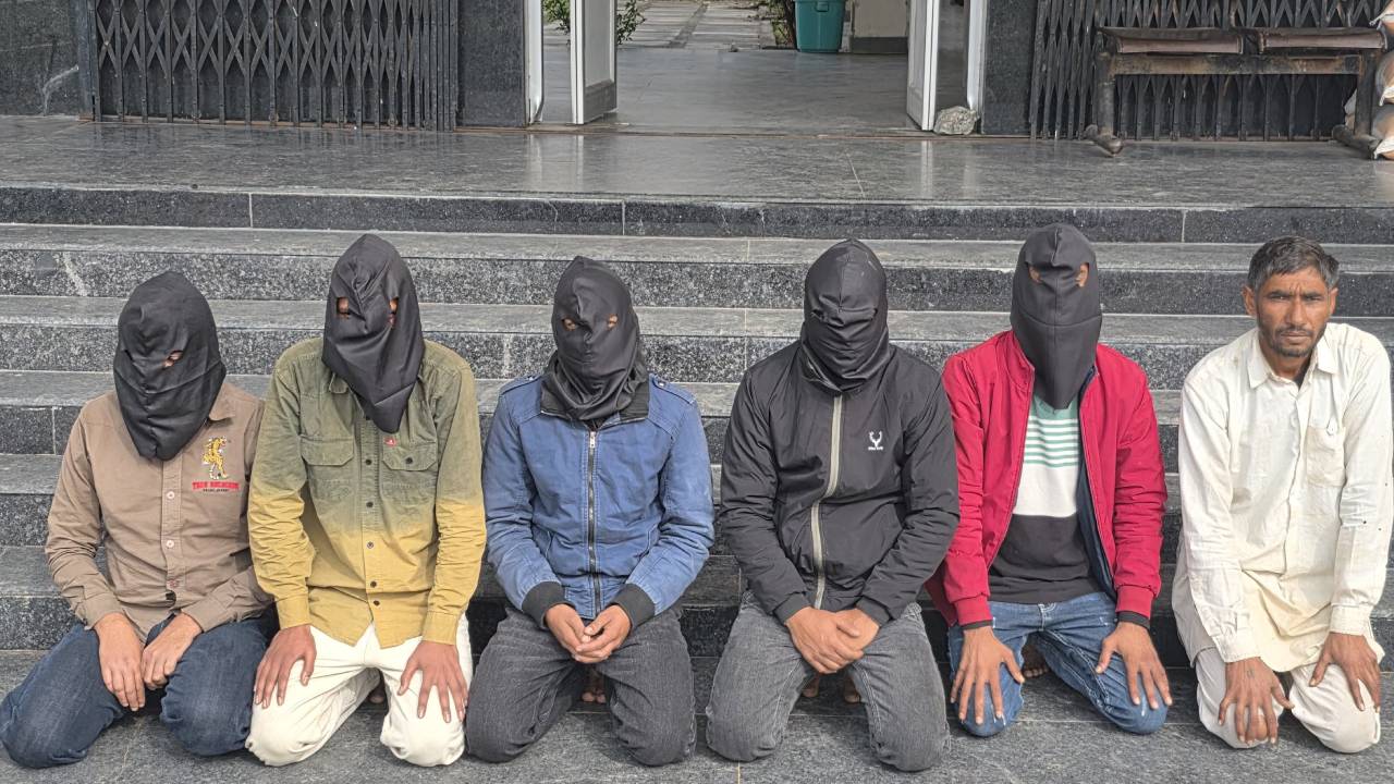 पीपलू पुलिस ने जानलेवा हमला एवं हत्या के प्रकरण में फरार आधा दर्जन आरोपियों को किया गिरफ्तार