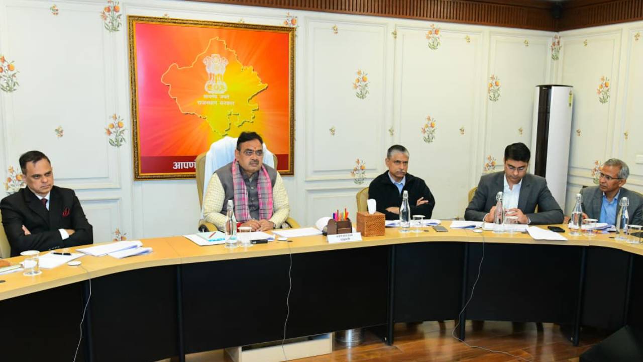 ​मुख्यमंत्री की अध्यक्षता में राज उन्नति की प्रथम बैठक, परिवादियों से लिया फीडबैक