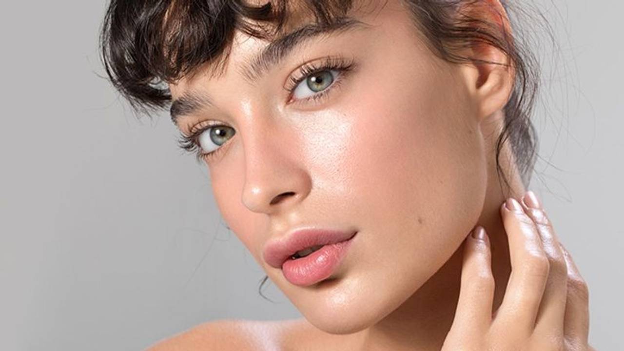 ​पार्लर के बिना पाएं ग्लोइंग स्किन, डायटीशियन ने बताए 4 आसान टिप्स