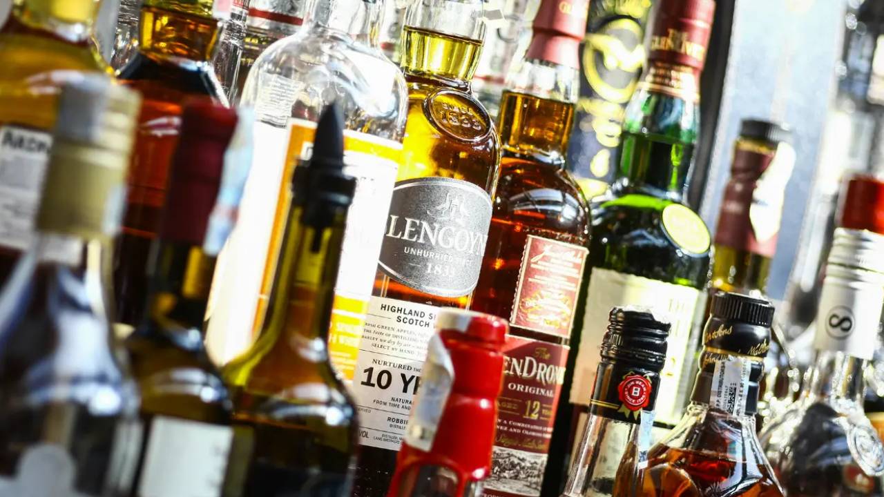 ​राजस्थान में हाईवे शराब की दुकानें हटाने पर सुप्रीम कोर्ट ने हाईकोर्ट के आदेश पर लगाई अंतरिम रोक