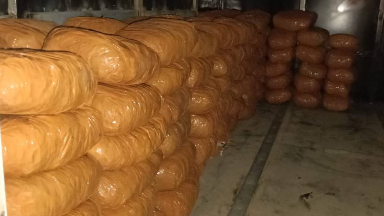 ​कोलकाता पुलिस की बड़ी कार्रवाई, 125 किलो से अधिक गांजा जब्त