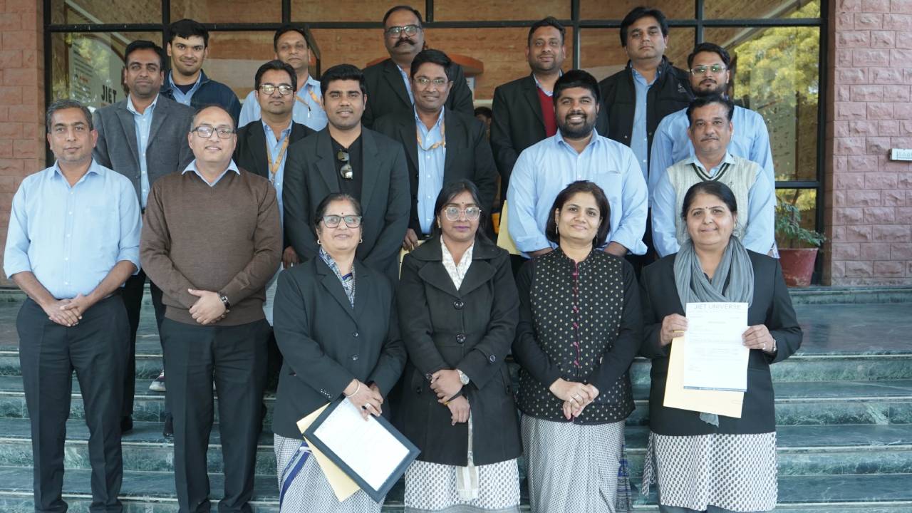 जीत यूनिवर्स में स्प्रिंट के तहत किया गया फैकल्टी मेंबर्स का सम्मान