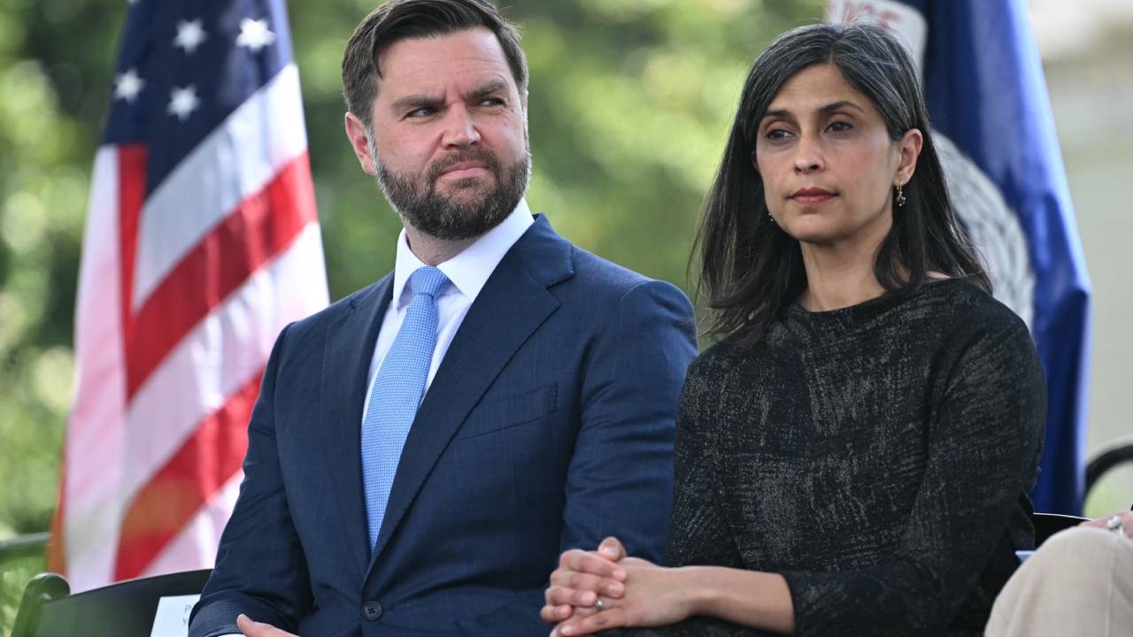 ​अमेरिकी उपराष्ट्रपति की पत्नी उषा जुलाई के अंत में देगी बेटे को जन्म