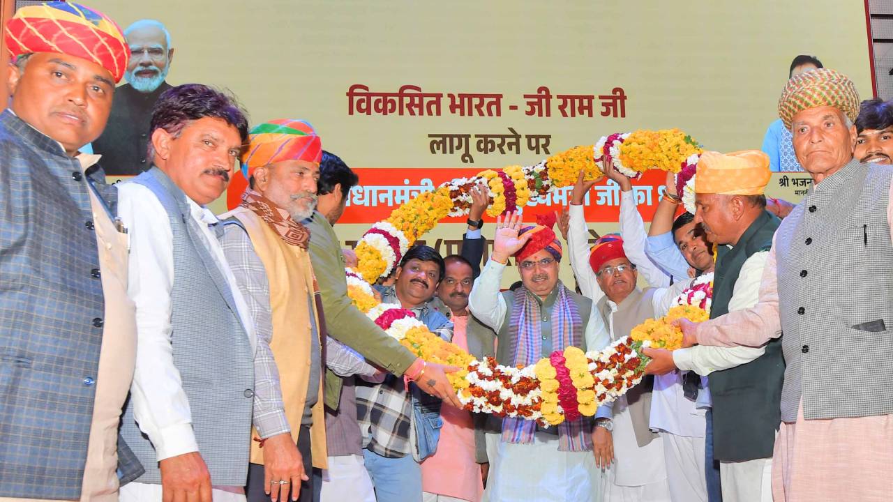 ​निवर्तमान सरपंच प्रदेश अधिवेशन में सीएम बोले- सरपंच गांवों के विकास की धुरी