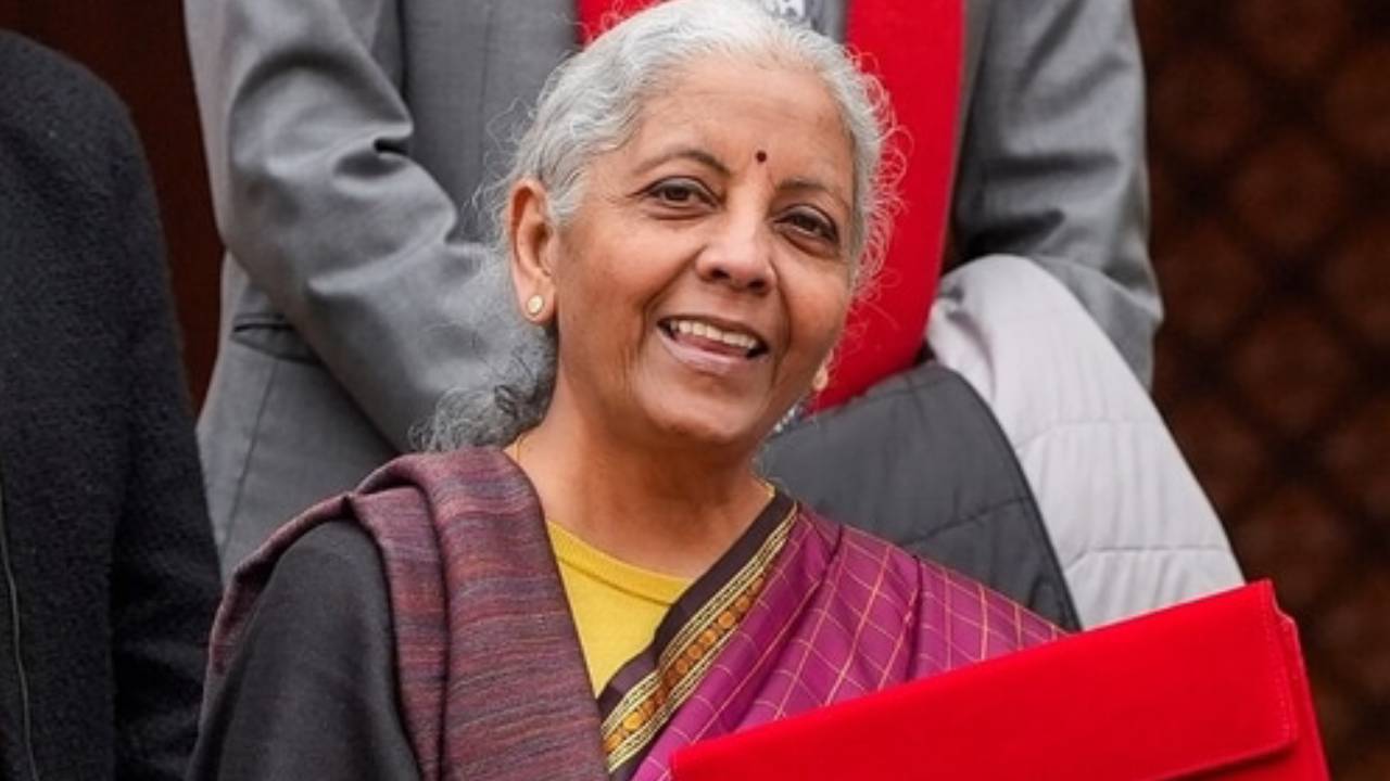 ​Budget में कंटेंट क्रिएटर्स के लिए बड़ा तोहफा, 15,000 स्कूल और 500 कॉलेज में ​बनेगी कंटेंट क्रिएटर लैब्स