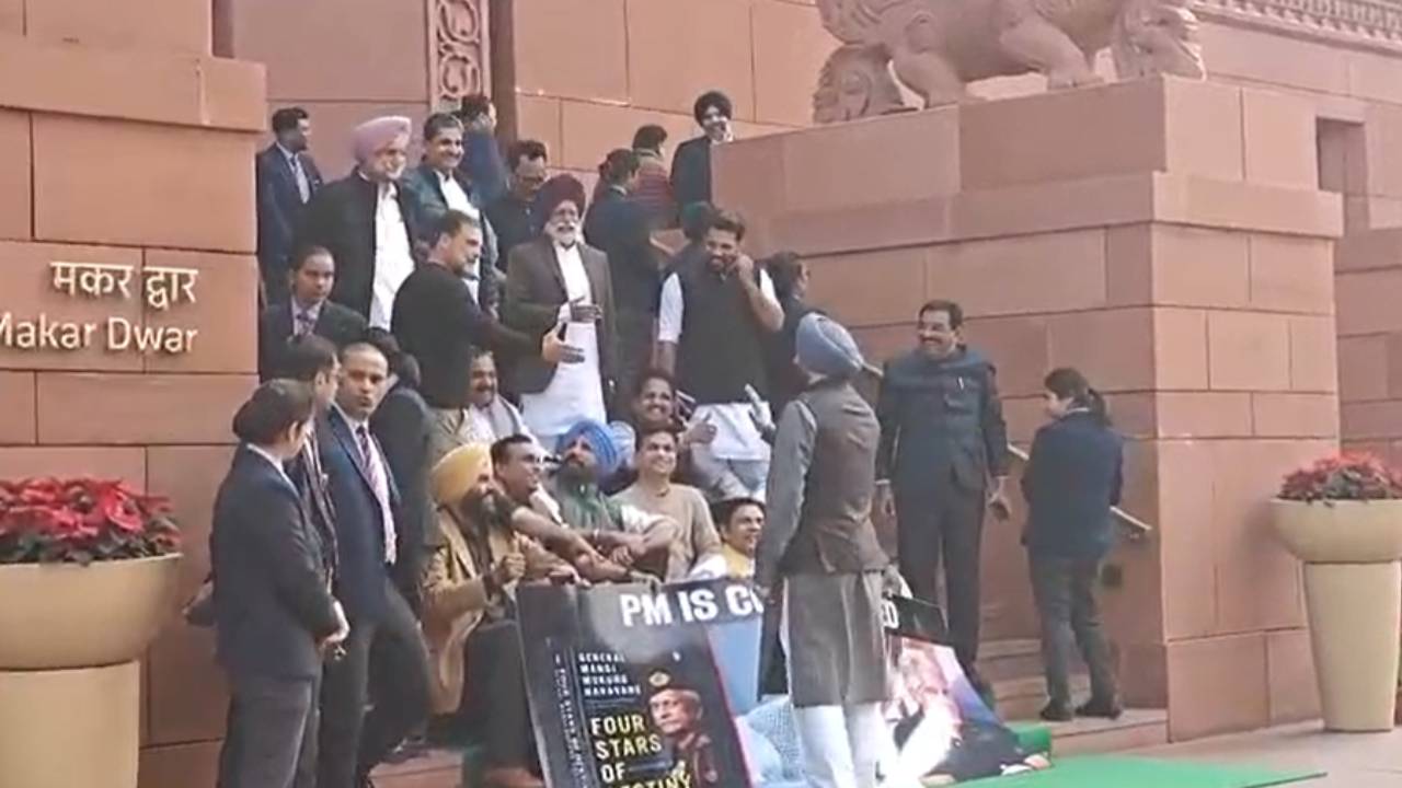 राहुल गांधी ने बोला-'मेरे गद्दार दोस्त', रवनीत बिट्टू का जवाब-"देश के दुश्मन" से कोई लेना-देना नहीं