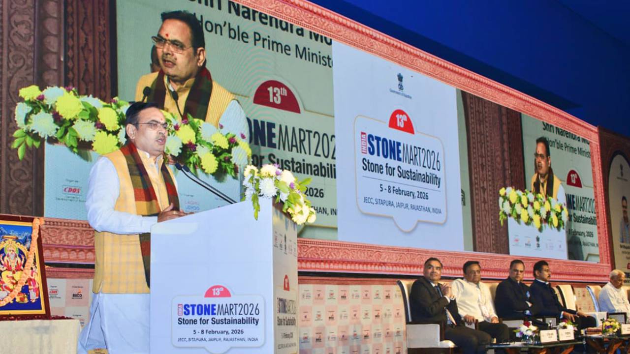 ​मुख्यमंत्री ने इंडिया स्टोनमार्ट का किया उद्घाटन, उल्लेखनीय कार्य करने वाले उद्यमियों को किया सम्मानित