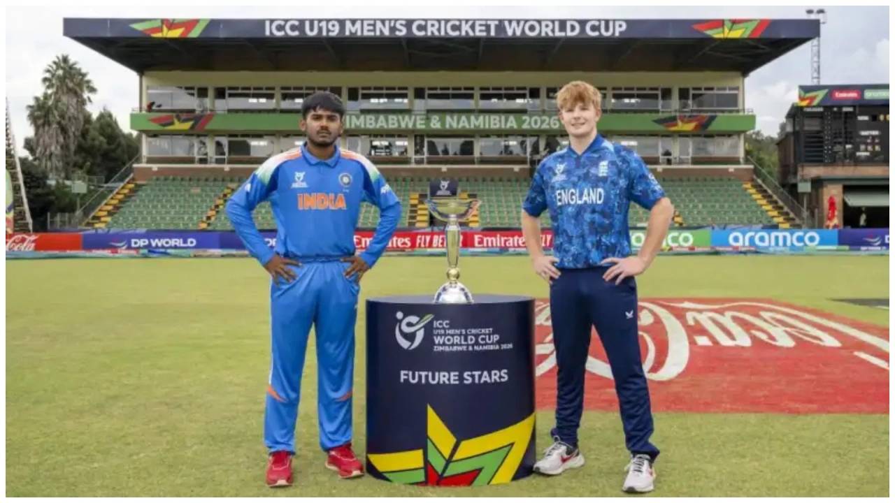 6वीं बार विश्व कप जीतने से महज 3 विकेट दूर टीम इंडिया,इंग्लैंड 202/7