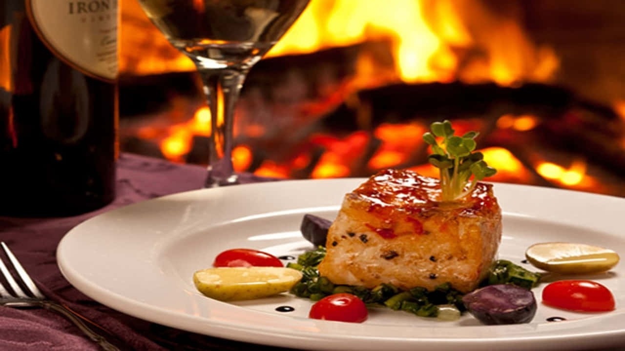 खाने के तुरंत बाद पानी पीना: सेहत के लिए कितना सही, कितना गलत? जानिए