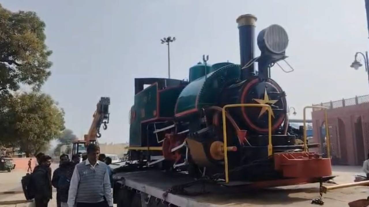 ​33 साल बाद बांदीकुई में गूंजी भाप इंजन की याद, 1874 की दिलाएगा याद