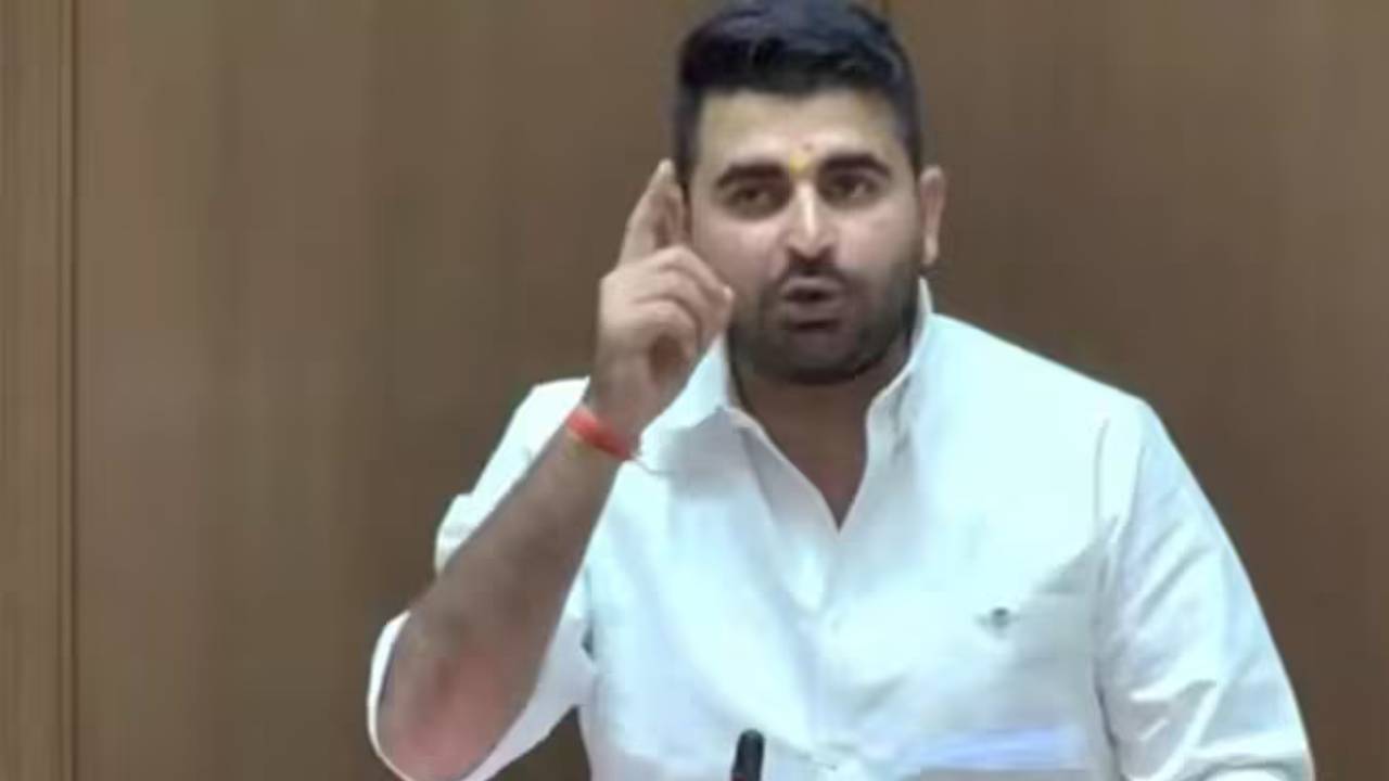 ​विधानसभा में उठा गैंगस्टर्स को ठोंकने का मुद्दा, नेता प्रतिपक्ष जूली को बताया भला आदमी