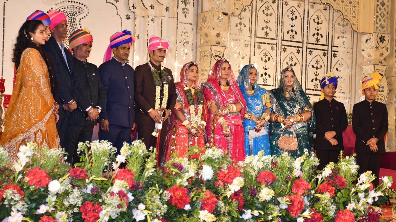 ​महला डोबर परिवार ने लौटाई टीका-अगुवानी की राशि, शिक्षा हेतु ₹3.50 लाख का किया सहयोग